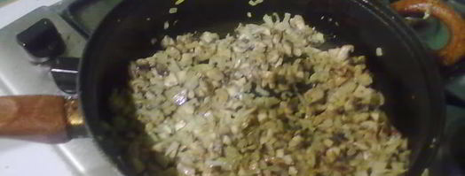 соус орехово-грибной. Шаг 3