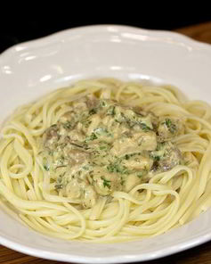 Соус с курицей и грибами