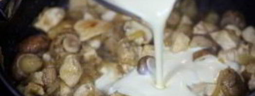 соус с курицей и грибами. Шаг 5