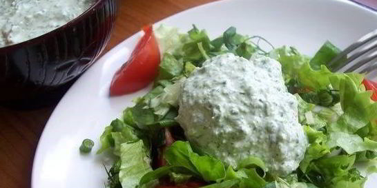 Соус с зеленым луком, бульоном и сливками к жареному мясу