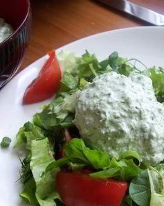 Соус с зеленым луком, бульоном и сливками к жареному мясу