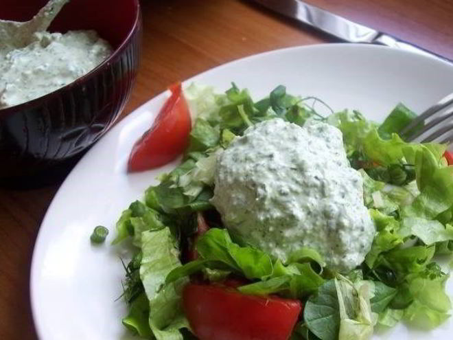 Рецепт соуса с зеленым луком, бульоном и сливками к жареному мясу