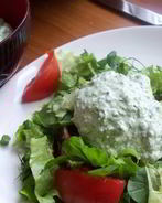 Соус с зеленым луком, бульоном и сливками к жареному мясу