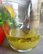 Заправка для салата с креветками и авокадо