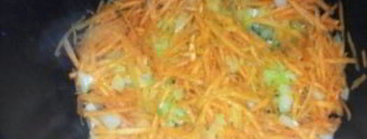 борщ с тушенкой в мультиварке. Шаг 6