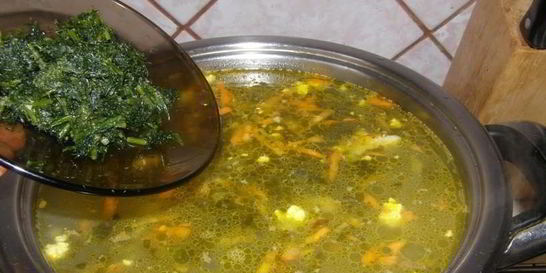 Борщ со щавелем и яйцом