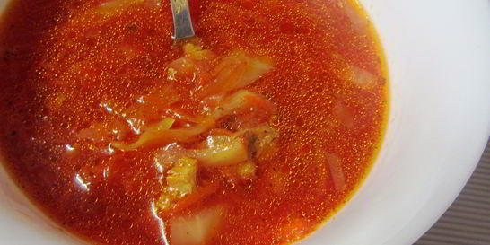 Борщ со сметаной и зеленью