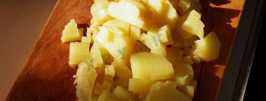 холодный борщ из маринованной свеклы с колбасой. Шаг 5