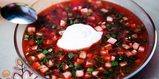 Холодный борщ с колбасой