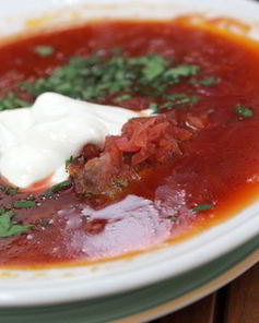 Холодный мясной борщ