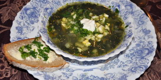 Зеленый борщ из крапивы