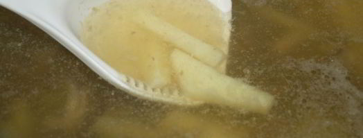 зеленый борщ со щавелем на куриных сердечках. Шаг 2