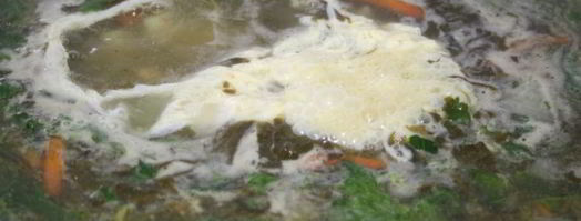 зеленый борщ со щавелем на куриных сердечках. Шаг 6