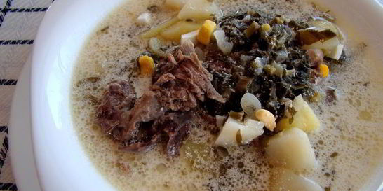 Зеленый борщ со щавелем