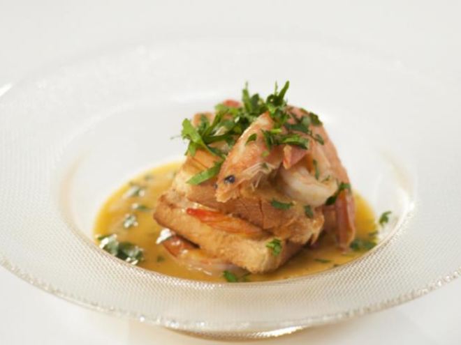 Рецепт дуэта из креветок в соусе буйабес
