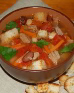 Фасолевый суп с крутонами