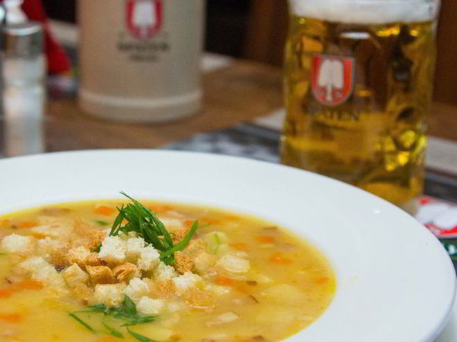 Рецепт горохового супа с копченостями