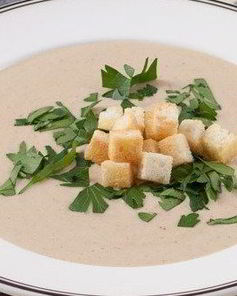 Крем-суп из белых грибов с трюфельными крутонами