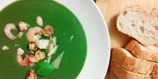 Крем-суп из шпината с креветками