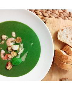 Крем-суп из шпината с креветками