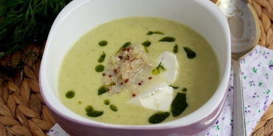 Крем-суп из цукини с рикоттой, киноа и укропом