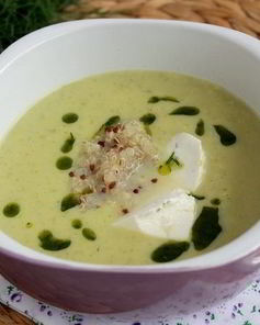 Крем-суп из цукини с рикоттой, киноа и укропом