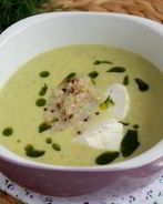 Крем-суп из цукини с рикоттой, киноа и укропом