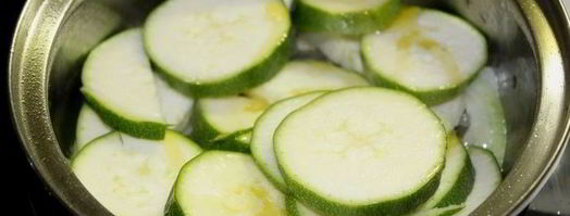 крем-суп из цукини с рикоттой, киноа и укропом. Шаг 2