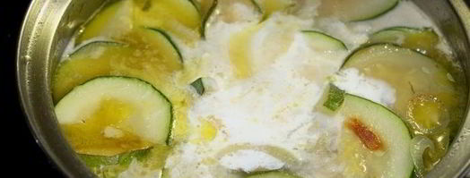 крем-суп из цукини с рикоттой, киноа и укропом. Шаг 4