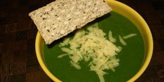 Крем-суп из цветной капусты и шпината с кокосовым молоком