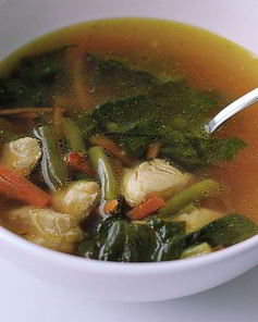 Куриный суп со стручковой фасолью и шпинатом