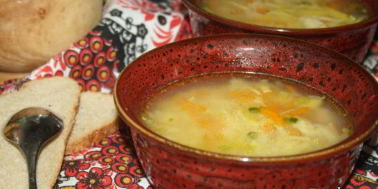 Мясной суп с домашней яичной лапшой