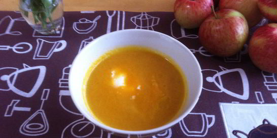 Острый яблочно-морковный суп