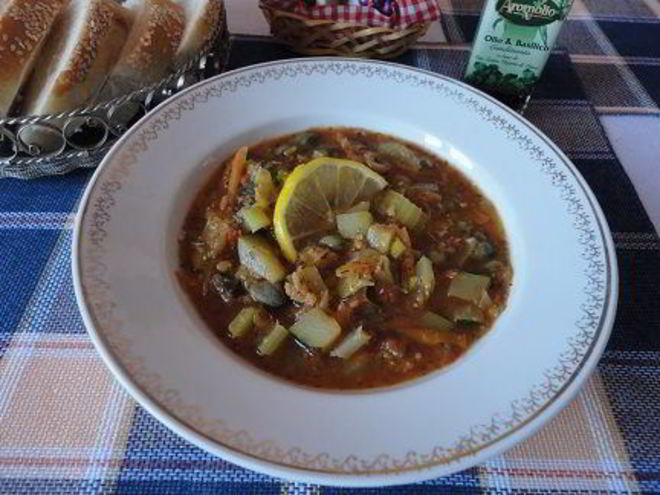 Рецепт освежающего чечевичного супа с кабачками