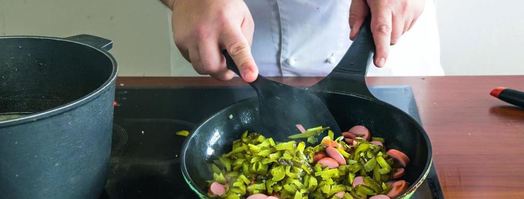 сборная солянка с грудинкой, курицей и сосисками. Шаг 4