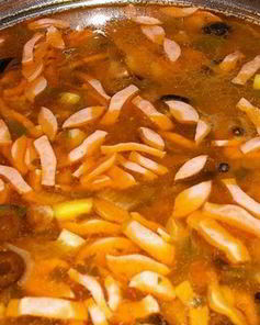 Солянка с опятами и куриным сердцем