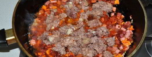 солянка с тушенкой. Шаг 3