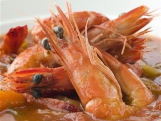 Рецепт супа гамбо с креветками, крабовым мясом и беконом