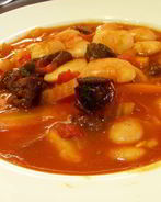 Суп из фасоли с черносливом и розмарином