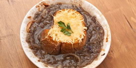 Суп из карамелизованного порея с вермутом