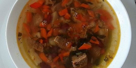 Суп из консервированной красной фасоли в томатном соусе