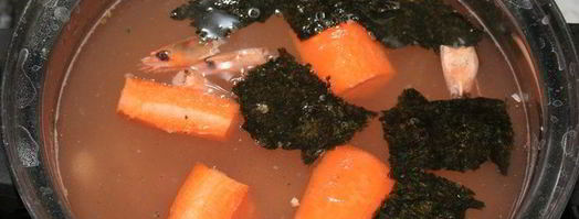 суп мисо с креветками, тофу и целым яйцом. Шаг 2