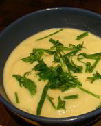 Горячий суп-пюре с огурцами