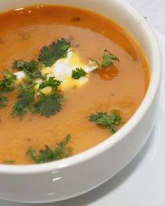 Морковный суп-пюре с кориандром