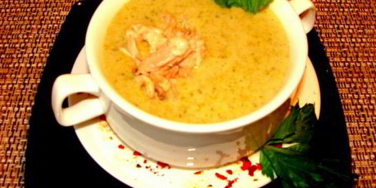 Суп-пюре из брокколи с курицей и сыром