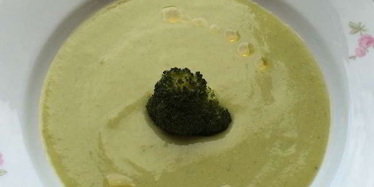 Суп-пюре из брокколи с плавленым сыром