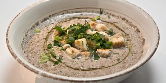 Суп-пюре из шампиньонов с сухариками