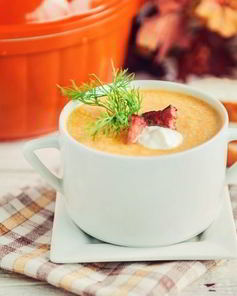 Суп-пюре из тыквы с беконом