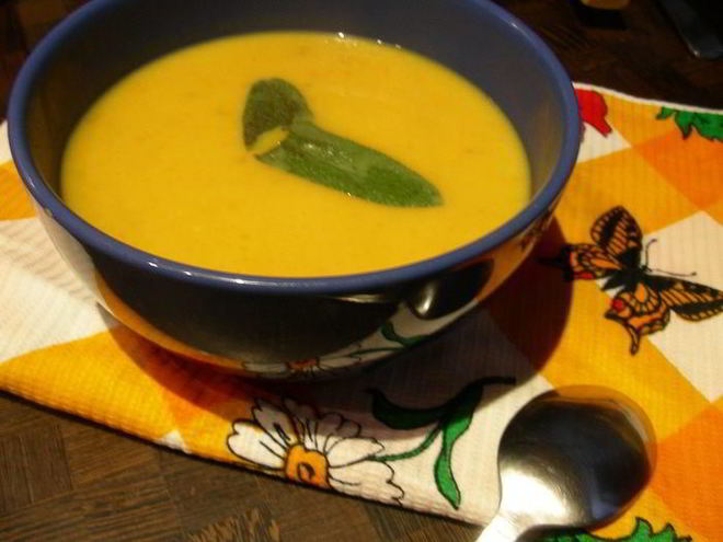 Рецепт супа-пюре из тыквы с шалфеем и чили