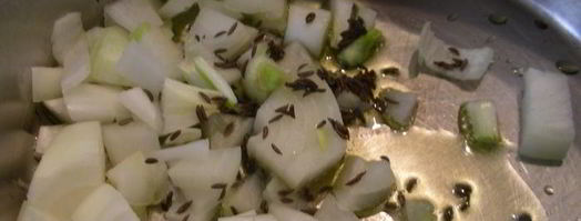 суп-пюре из зеленого горошка с чесноком и тмином. Шаг 3